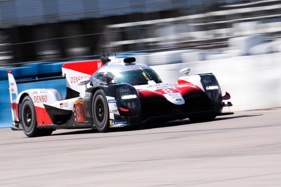  Toyota TS050 Hybrid 2018 года  (фото 18 из 20)